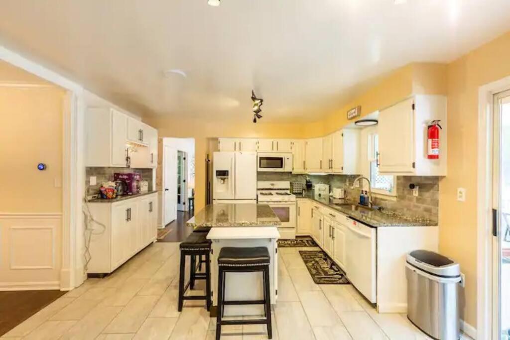 Lrge 5 Bedroom 9 Beds Near Dc-Pool, Hot Tub, Gym, Game Rm, Fire Pit Bowie Luaran gambar