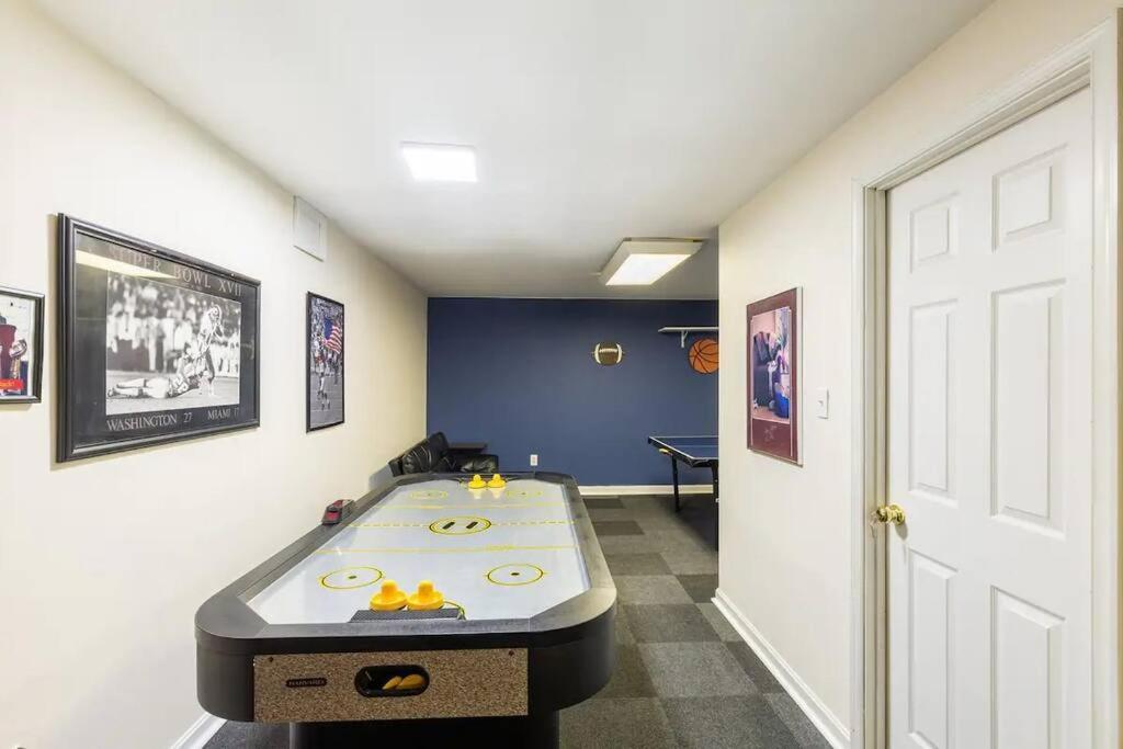 Lrge 5 Bedroom 9 Beds Near Dc-Pool, Hot Tub, Gym, Game Rm, Fire Pit Bowie Luaran gambar