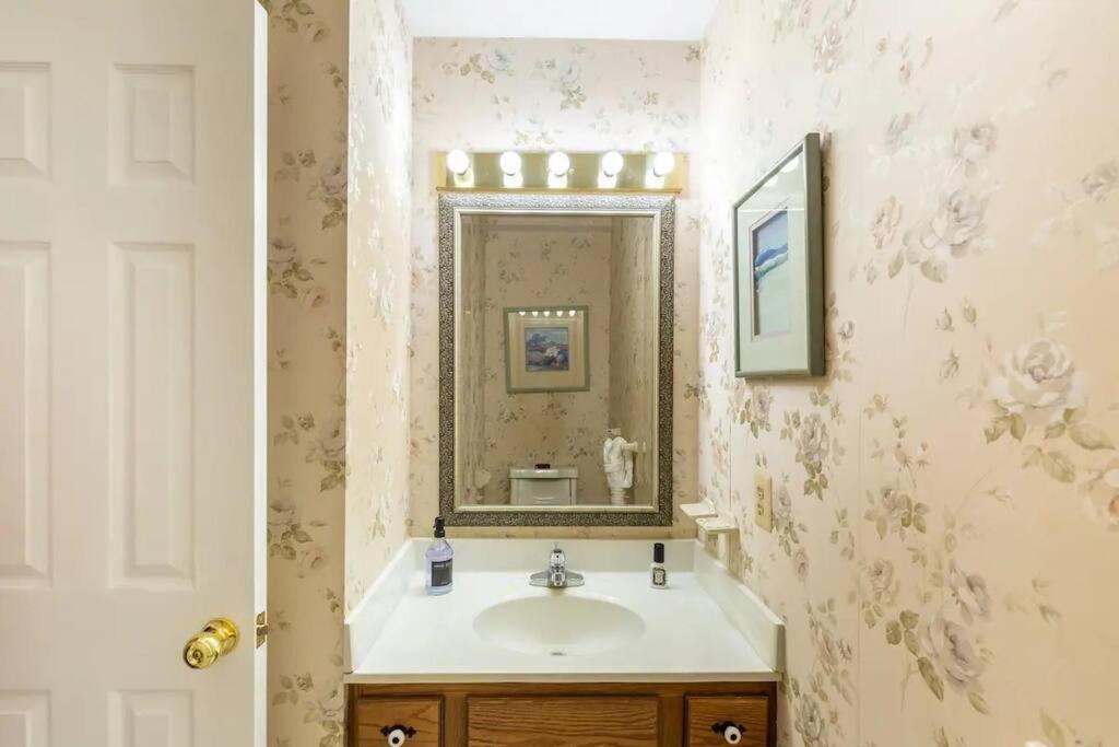 Lrge 5 Bedroom 9 Beds Near Dc-Pool, Hot Tub, Gym, Game Rm, Fire Pit Bowie Luaran gambar
